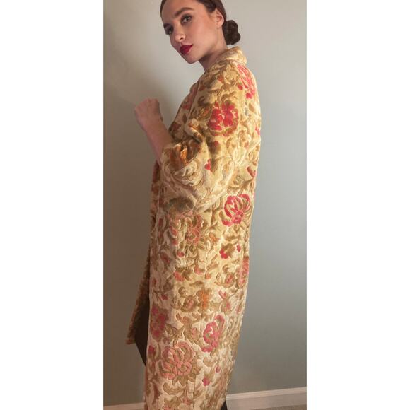 Vintage Velvet Floral Carpetbag Tapestry Coat Velvet 1960s ~ Unsized S/M - Picture 2 of 8